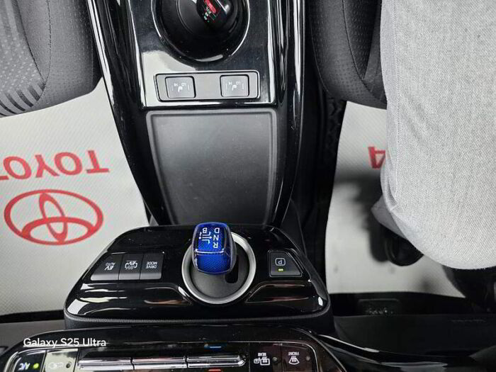Toyota Prius Prime PLUG-IN - A VENDRE PRES DE QUEBEC - – Image 7