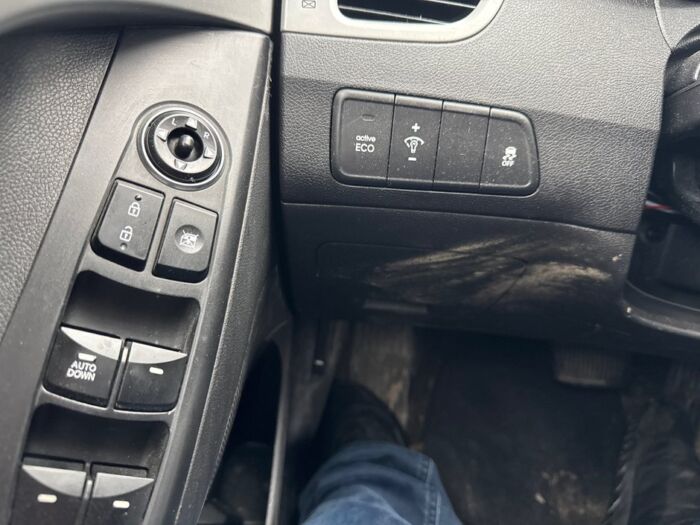 Hyundai Elantra SPORT - Image 18