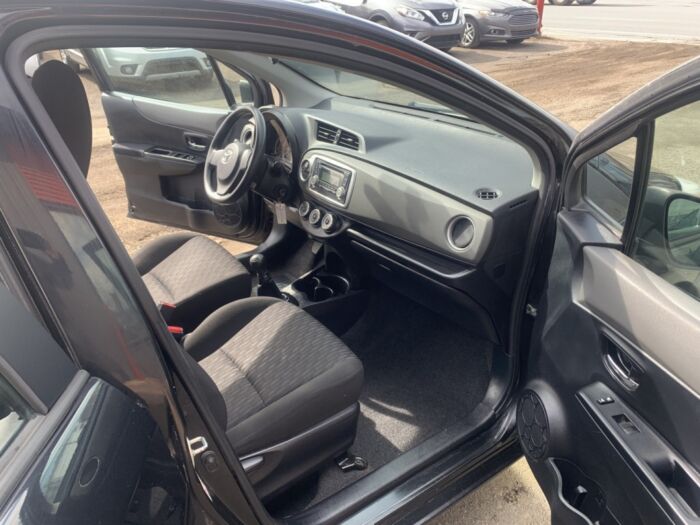 Toyota Yaris LE – Image 8