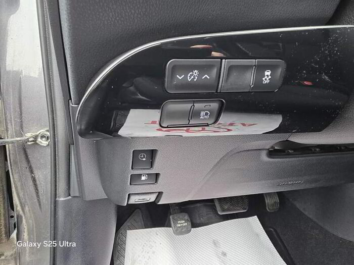 Toyota Prius Prime PLUG-IN - A VENDRE PRES DE QUEBEC - – Image 10