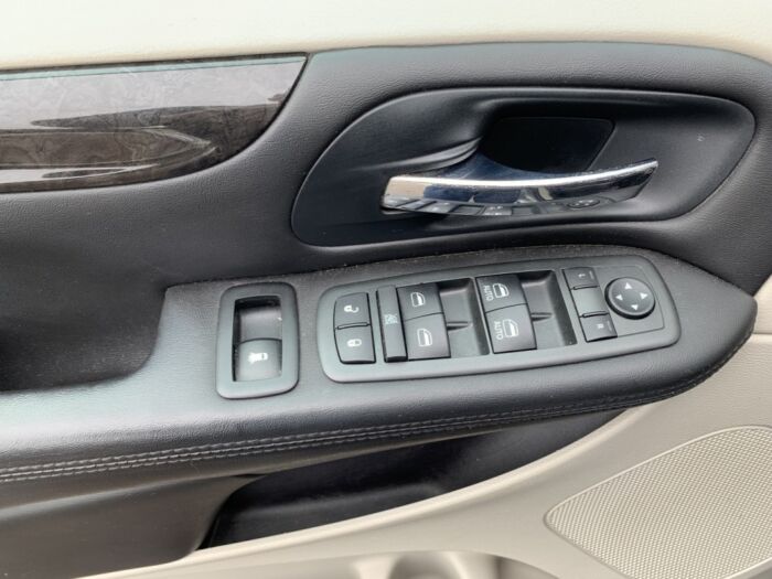 Dodge Grand Caravan SXT – Image 15