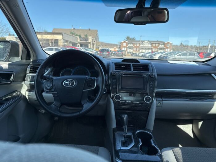Toyota Camry Hybrid N/A - Image 16