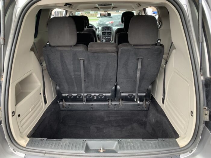 Dodge Grand Caravan SXT – Image 11