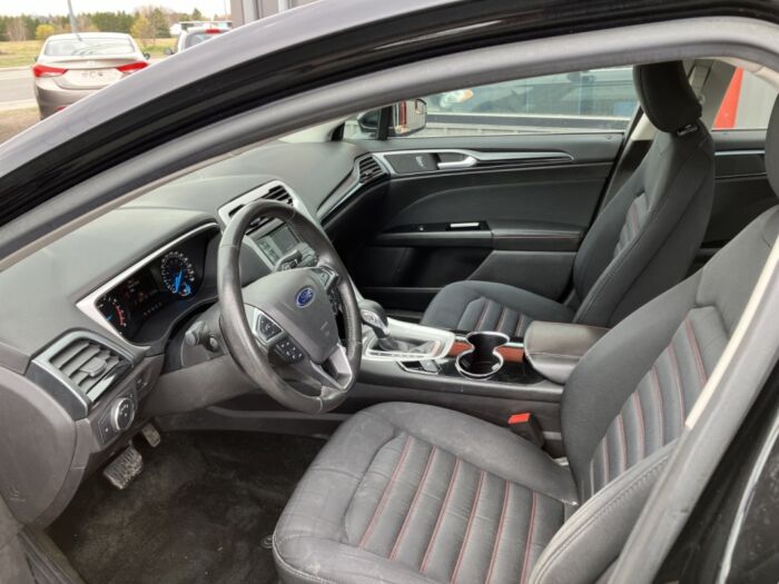 Ford Fusion SE – Image 7