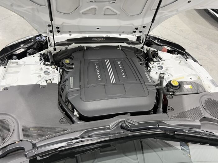 Jaguar F-TYPE V8 R – Image 21