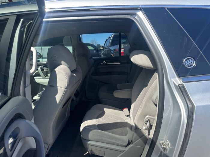 Buick Enclave CONVENIENCE - Image 9