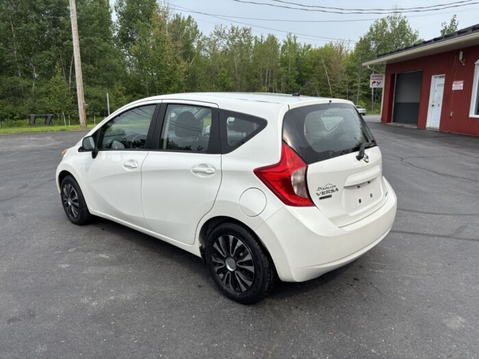 Nissan Versa - – Image 4