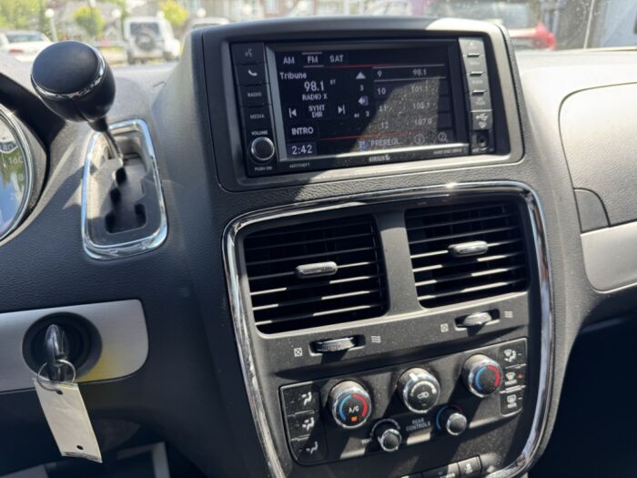 Dodge Grand Caravan SXT – Image 18