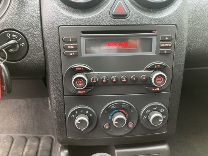 Pontiac G6 SE – Image 15