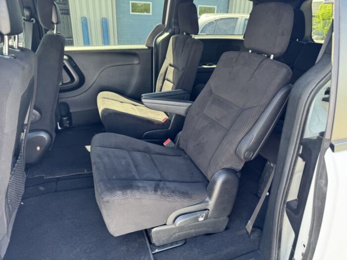 Dodge Grand Caravan SXT – Image 13