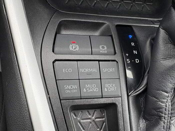 Toyota RAV4 XLE AWD – Image 16