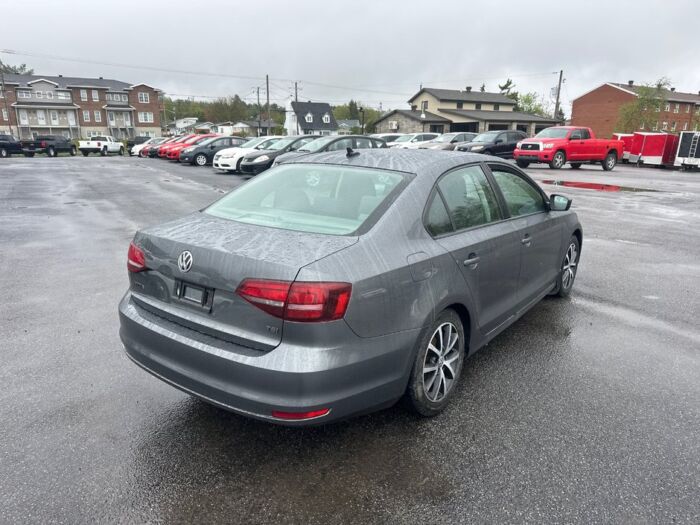Volkswagen Jetta Sedan TRENDLINE PLUS – Image 3