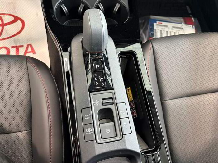 Toyota Prius Plug-In XSE - VÉHICULE NEUF - – Image 10