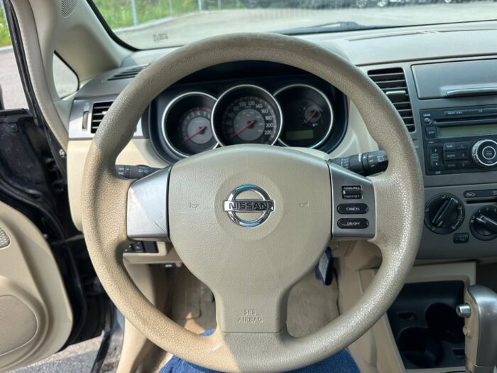 Nissan Versa 1.8 SL – Image 12