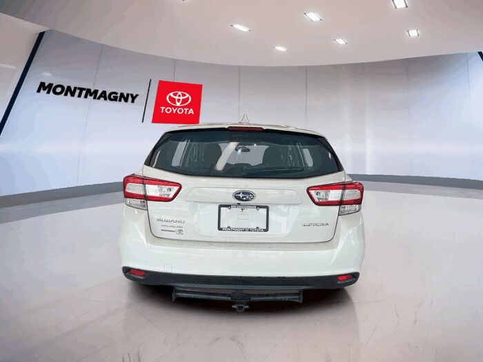 Subaru Impreza 2.0i Tourisme 5 portes BA - Image 4