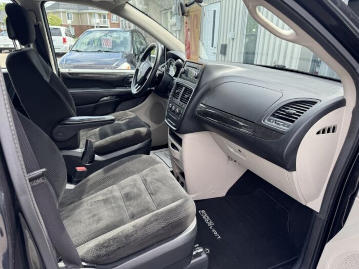 Dodge Grand Caravan Ensemble Valeur Plus – Image 9