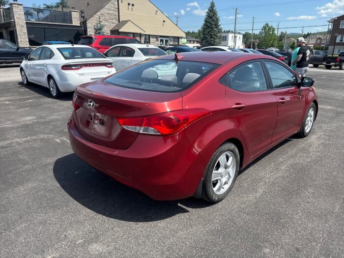 Hyundai Elantra GL – Image 3
