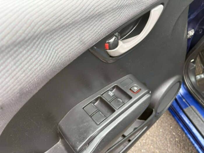 Honda Fit DX-A – Image 13