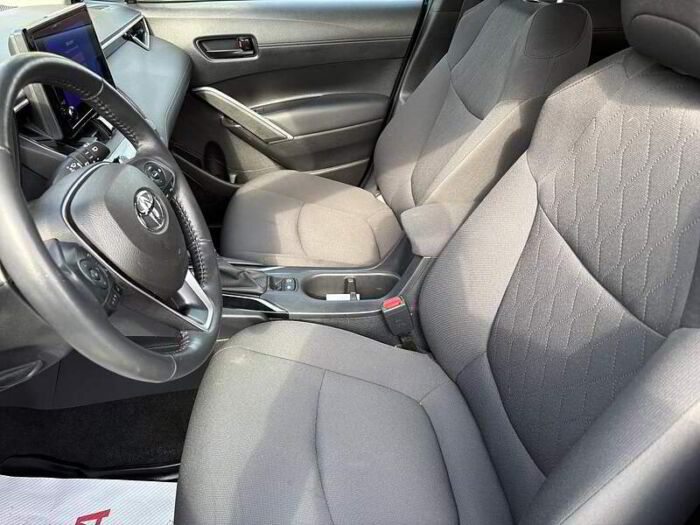 Toyota Corolla Cross LE AWD – Image 9
