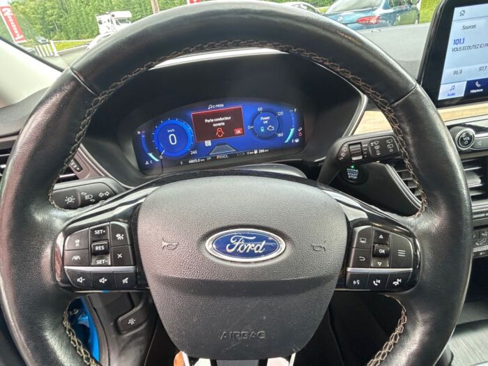 Ford Escape Plug-in Titanium hybride rechargeable – Image 10