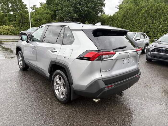 Toyota RAV4 XLE AWD – Image 6