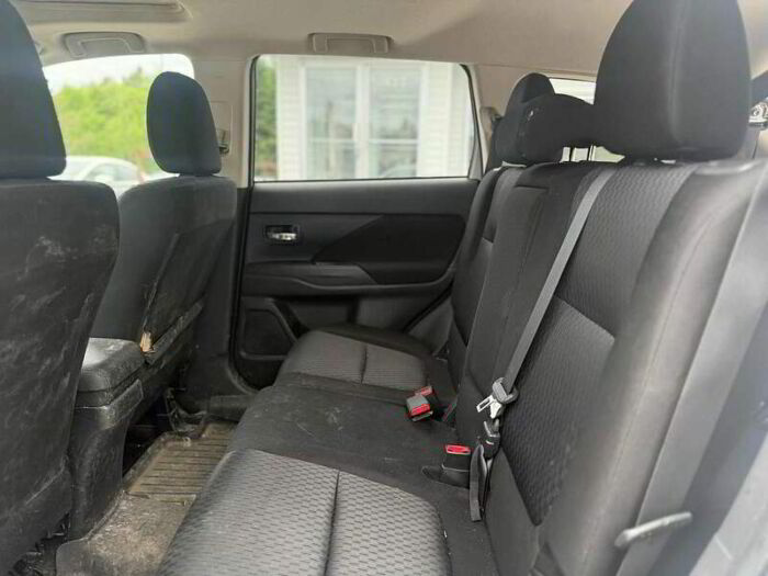 Mitsubishi Outlander 4 portes SE, Traction intégrale – Image 11