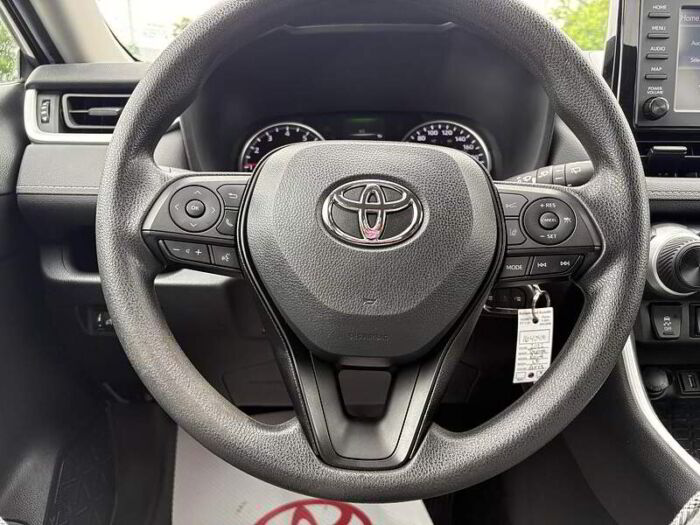 Toyota RAV4 LE AWD - Image 9