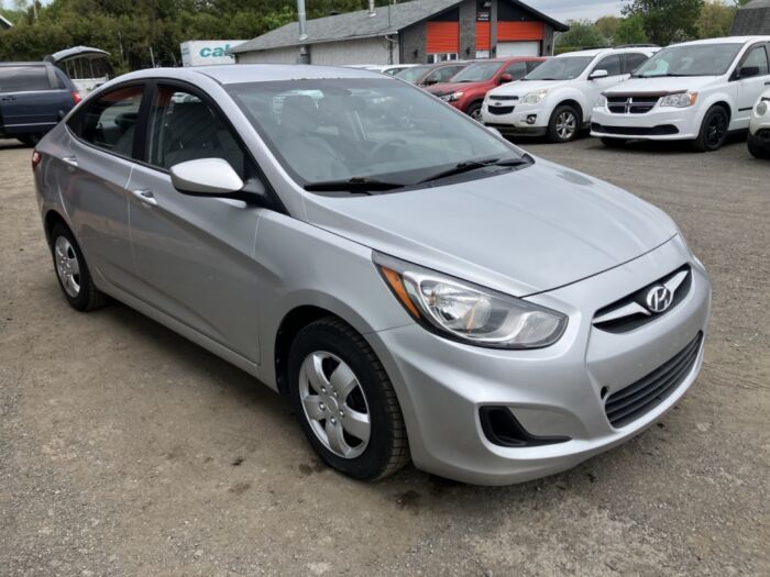 Hyundai Accent GL – Image 3