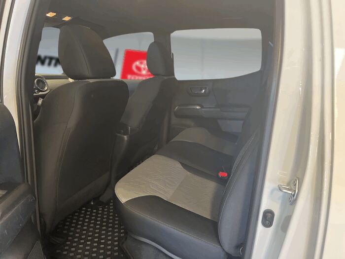 Toyota Tacoma 4x4 Double Cab Auto – Image 7