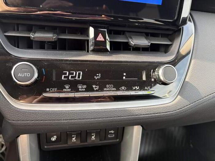 Toyota Corolla Cross LE AWD – Image 17