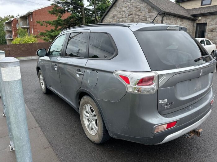 Mitsubishi Outlander SE V6 – Image 5