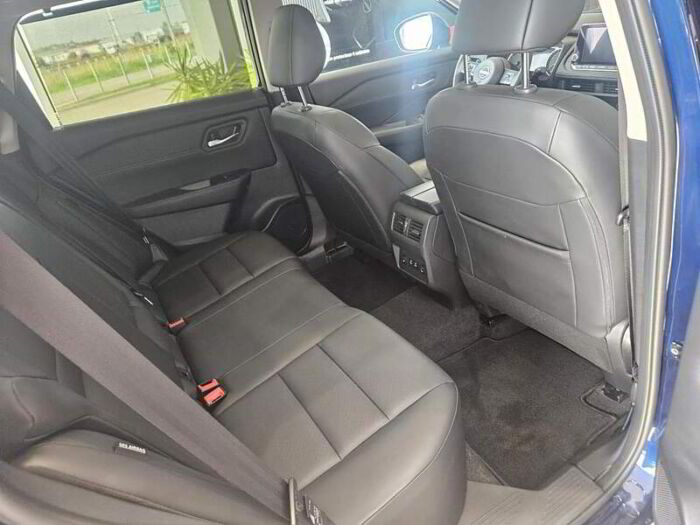 Nissan Rogue SV EN PRIVILEGE, CUIR, TOIT PANO, --DEMO-- – Image 9