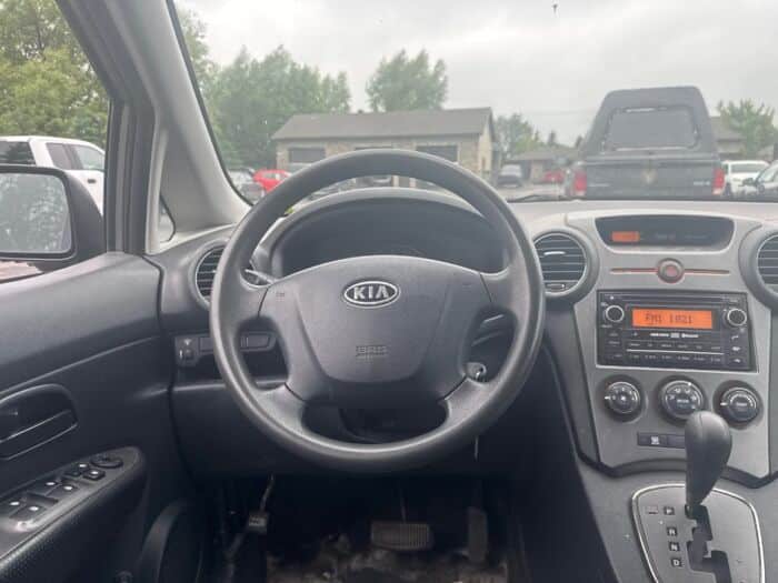 Kia Rondo LX - Image 10