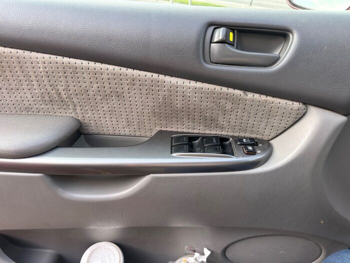 Toyota Sienna LE – Image 7