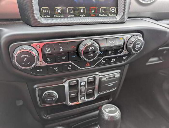 Jeep Wrangler Unlimited Sahara 4x4 BLUETOOTH BAS KILOMÉTRAGE – Image 10