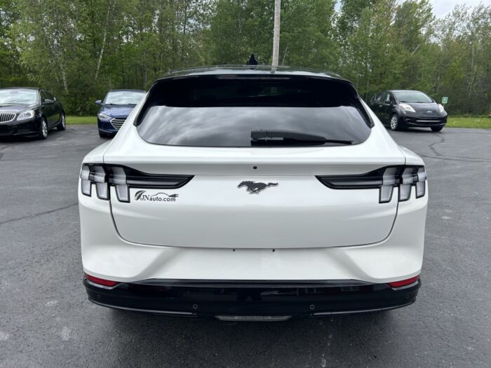 Ford MACH-E 4X Premium – Image 4