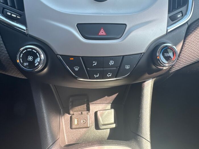 Chevrolet Cruze LS – Image 14