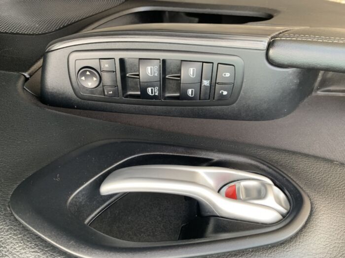 Jeep Cherokee North – Image 13