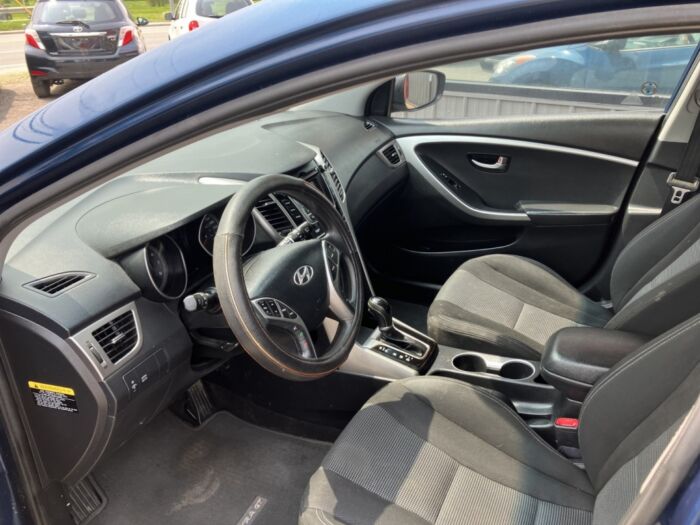 Hyundai Elantra GT GL – Image 7