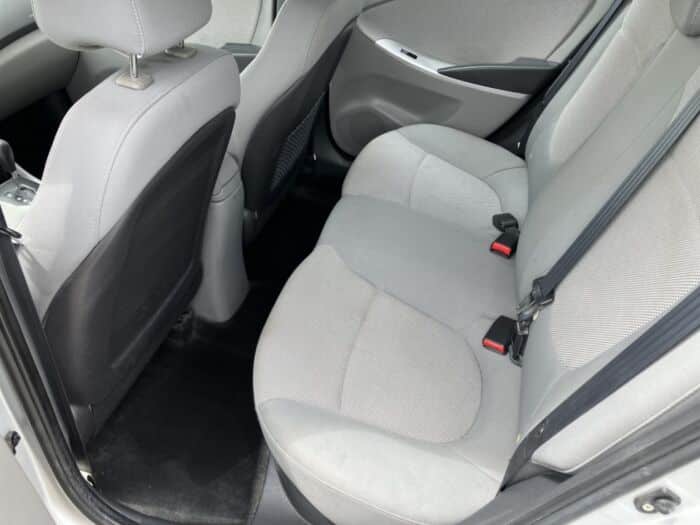 Hyundai Accent GL – Image 11