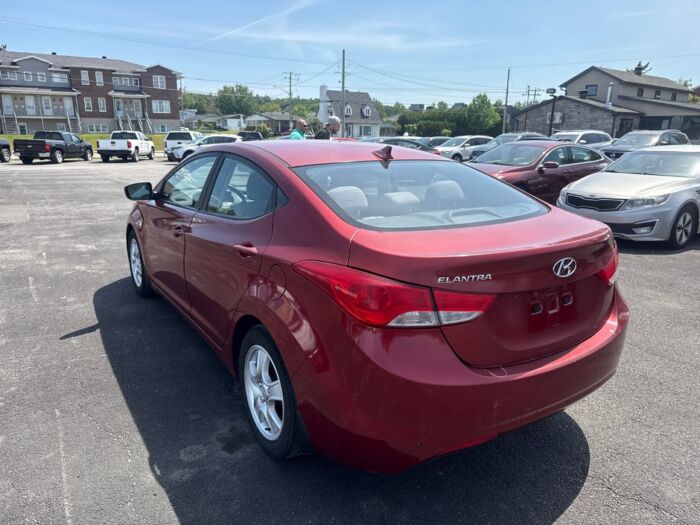 Hyundai Elantra GL – Image 5