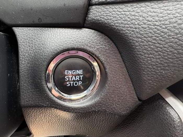 Toyota RAV4 XLE AWD – Image 16