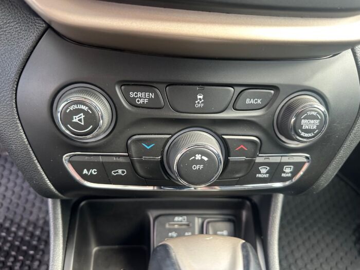 Jeep Cherokee SPORT – Image 12