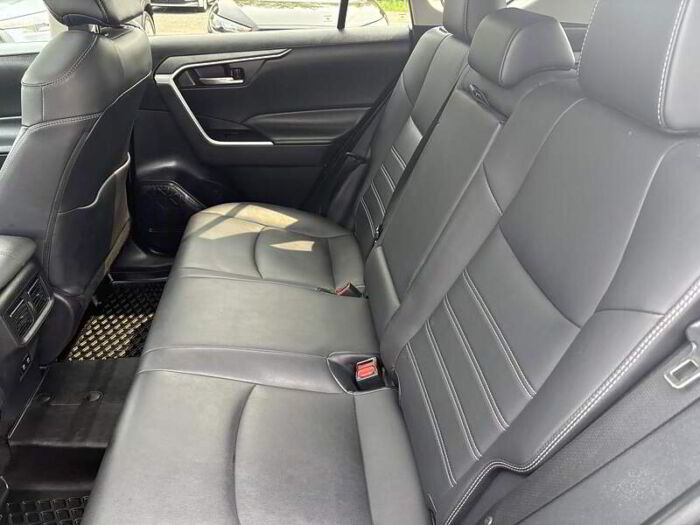 Toyota RAV4 XLE AWD – Image 10