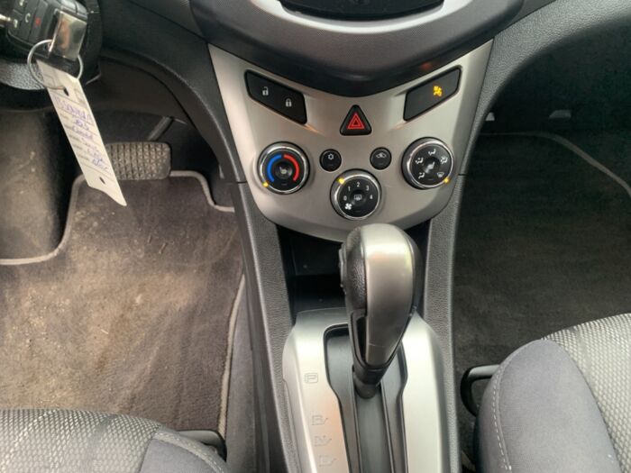 Chevrolet Sonic LT – Image 16