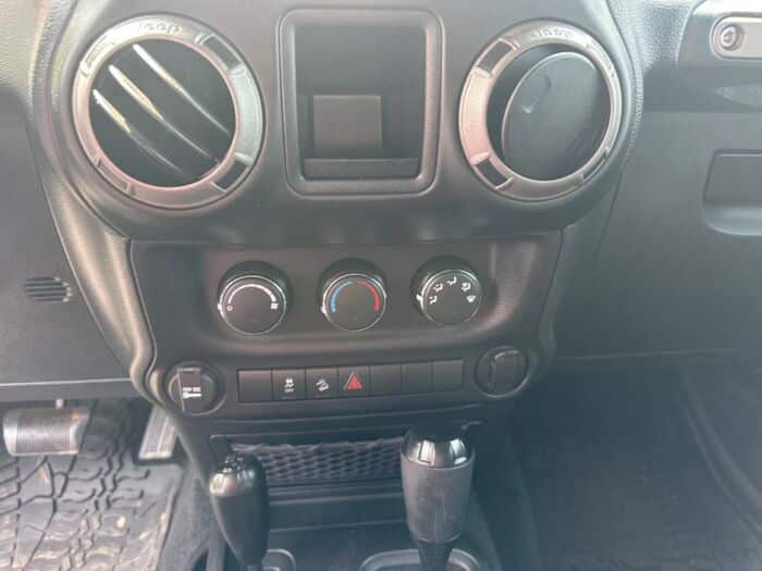Jeep Wrangler Sport – Image 14