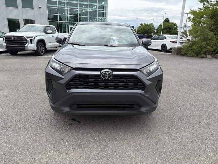 Toyota RAV4 LE AWD – Image 3