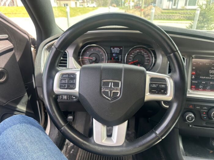 Dodge Charger SXT – Image 8