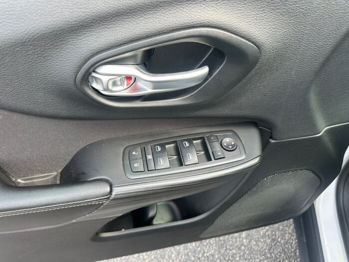 Jeep Cherokee SPORT – Image 6