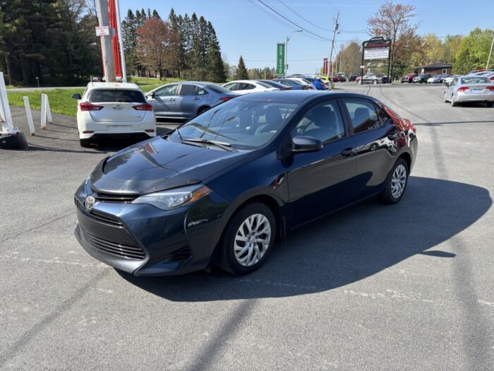 Toyota Corolla LE – Image 6